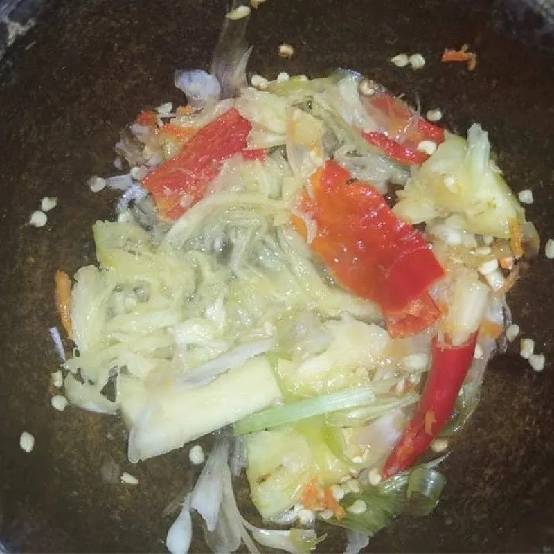 Sơ chế rau củ - Giã thơm, ớt, hành