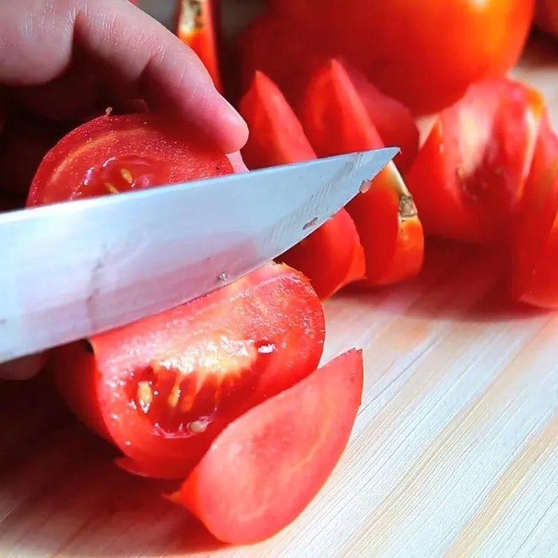 Bước 4 Sơ chế các nguyên liệu khác Canh chua cá tầm