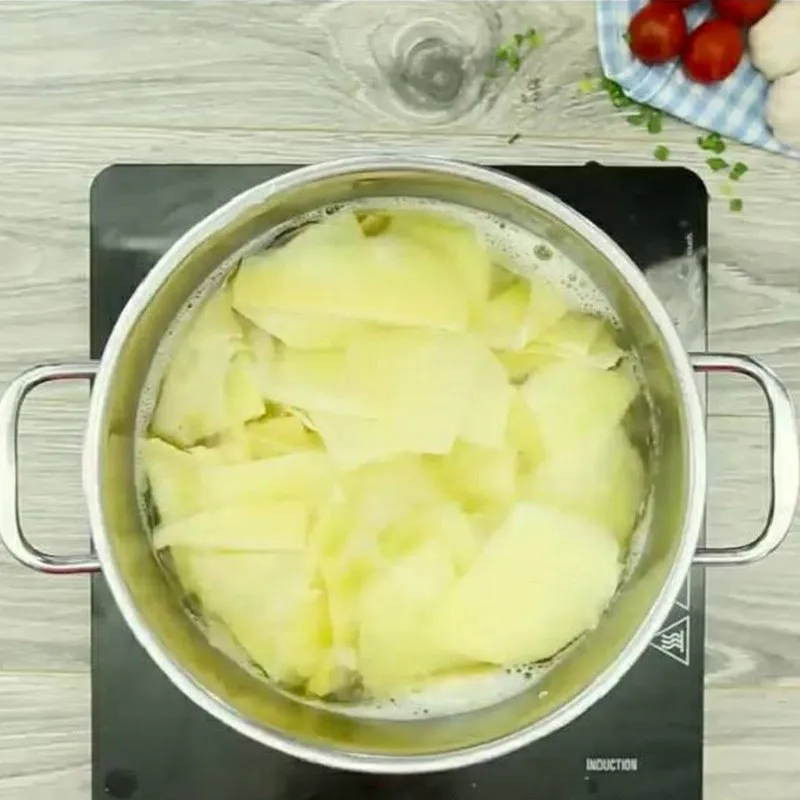 Sơ chế các nguyên liệu khác cho canh chua