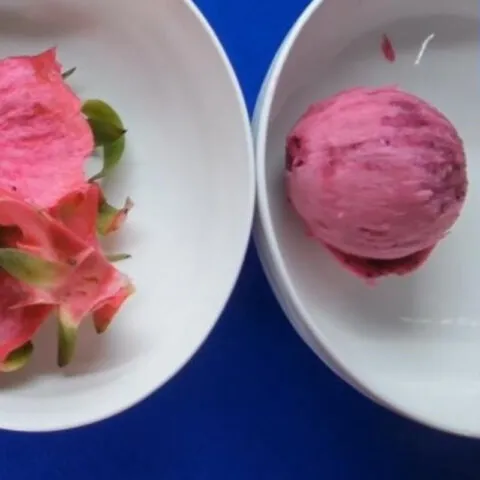 Sơ chế dâu tằm bằng cách rửa sạch