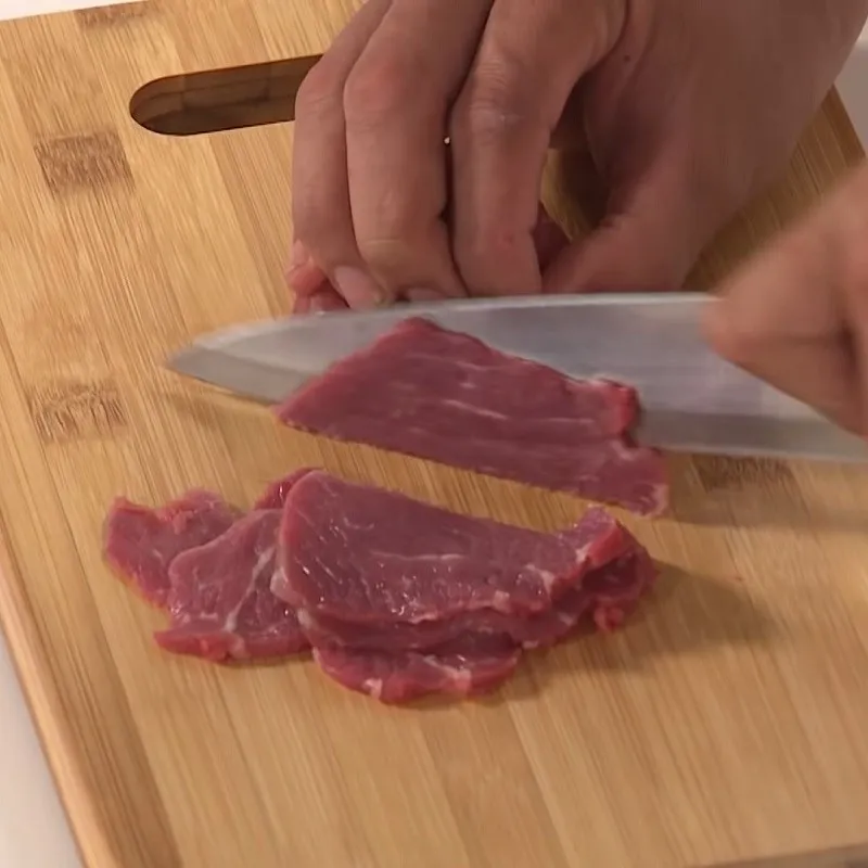 Tôm sú sau khi đã bóc vỏ và rút chỉ lưng