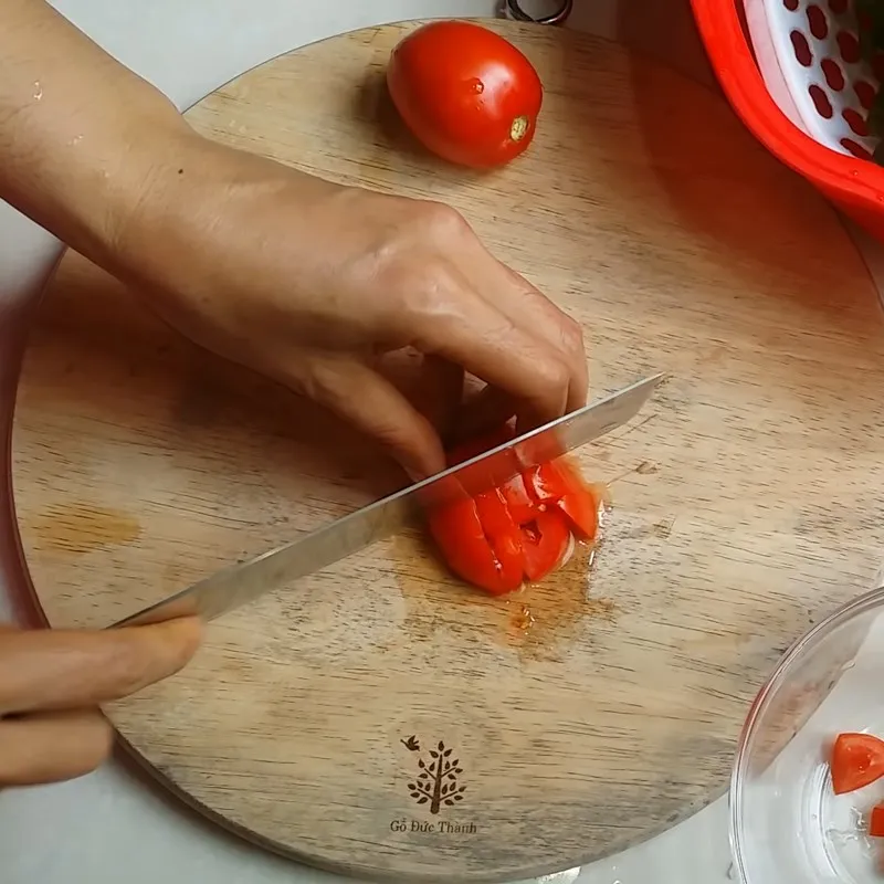 Rửa sạch rau bí