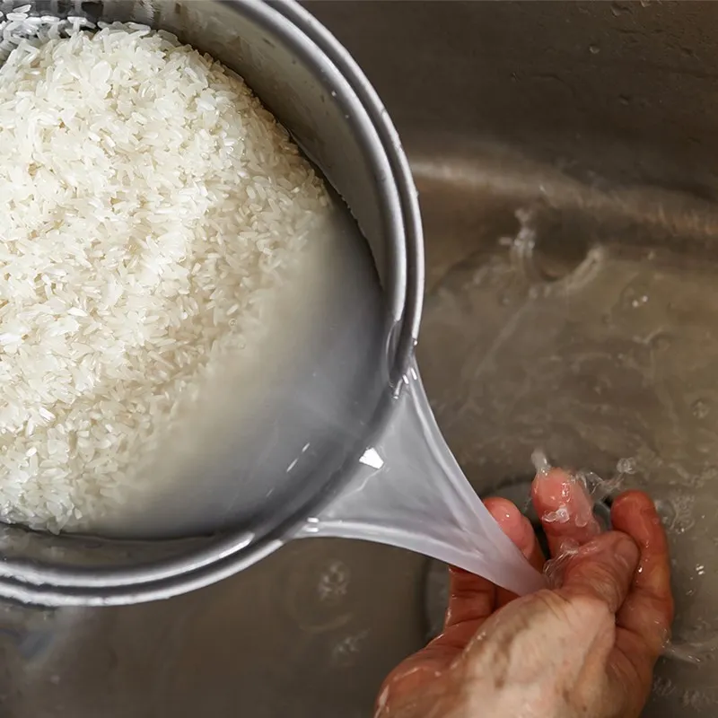 Sơ chế trứng bắc thảo và các nguyên liệu phụ