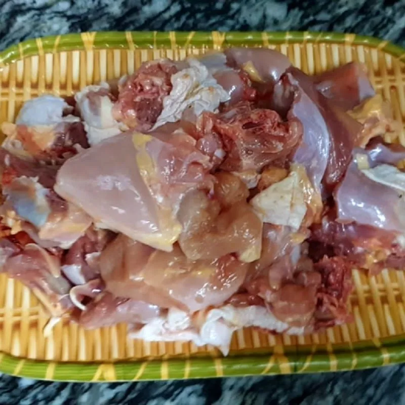 Sơ chế nấm và gà