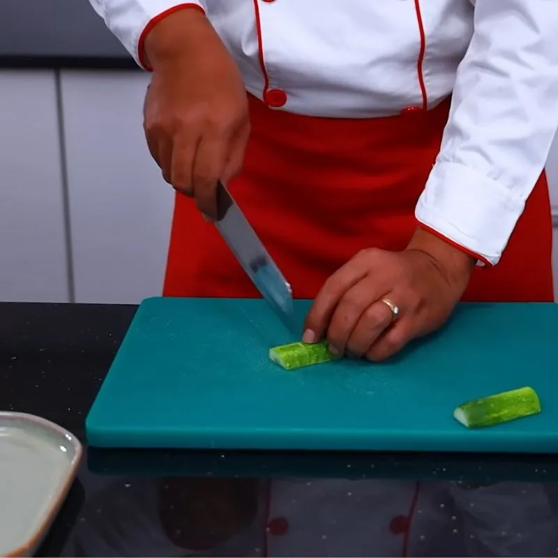 Chuẩn bị rau ăn kèm