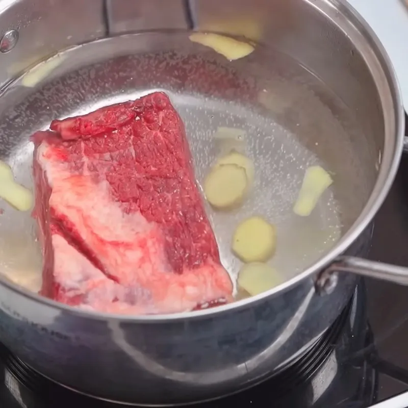 Sơ chế các loại rau củ quả nấu cùng thịt bò