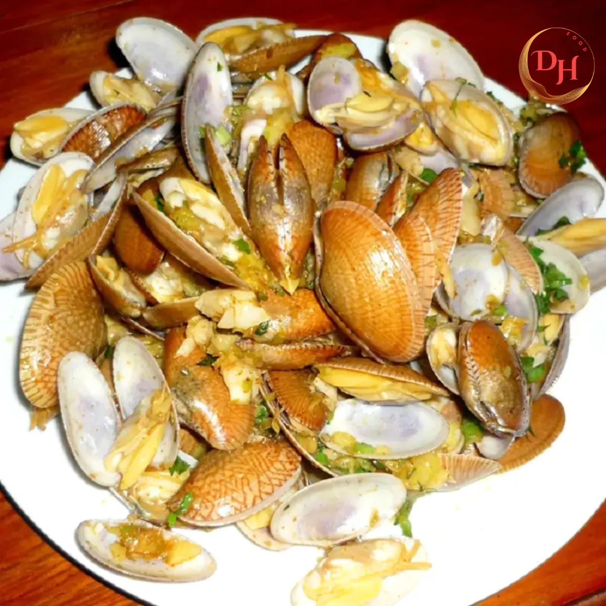 Sò lụa xào sa tế đậm đà với màu sắc rực rỡ lôi cuốn