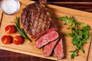 Steak Là Món Gì? Khám Phá Hương Vị Thượng Hạng Của Bò Bít Tết