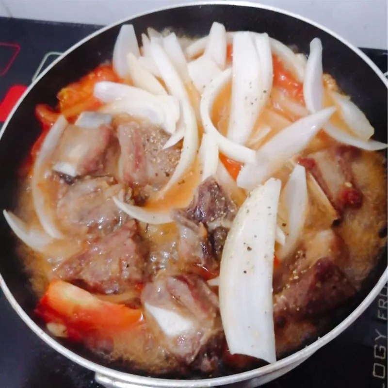 Sườn xào cà chua sốt sánh