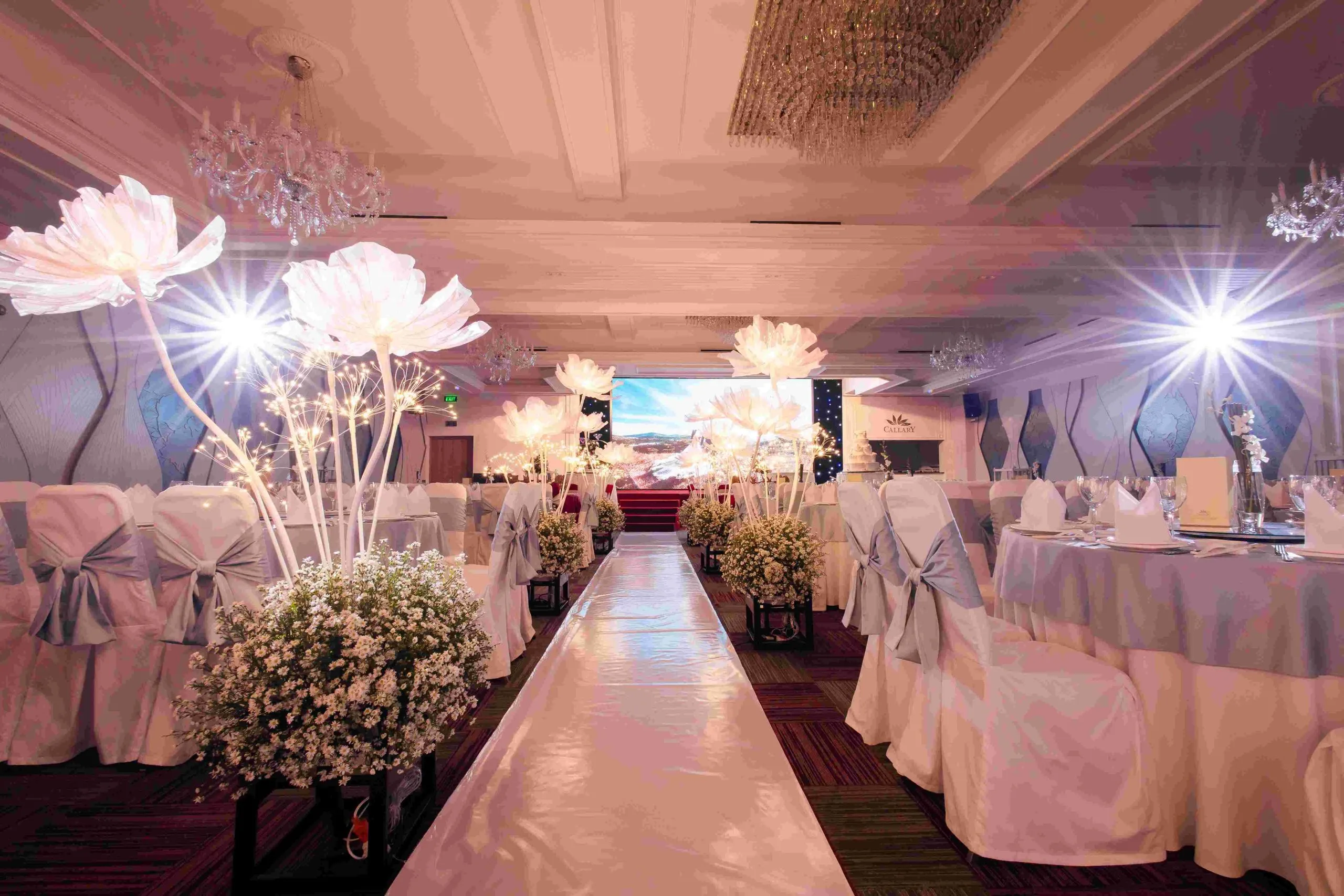 Lưu giữ trọn vẹn từng khoảnh khắc cảm xúc trong ngày cưới