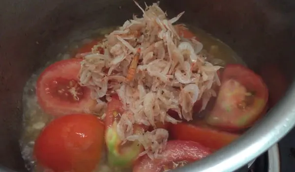 Cách nấu canh cà chua tép khô