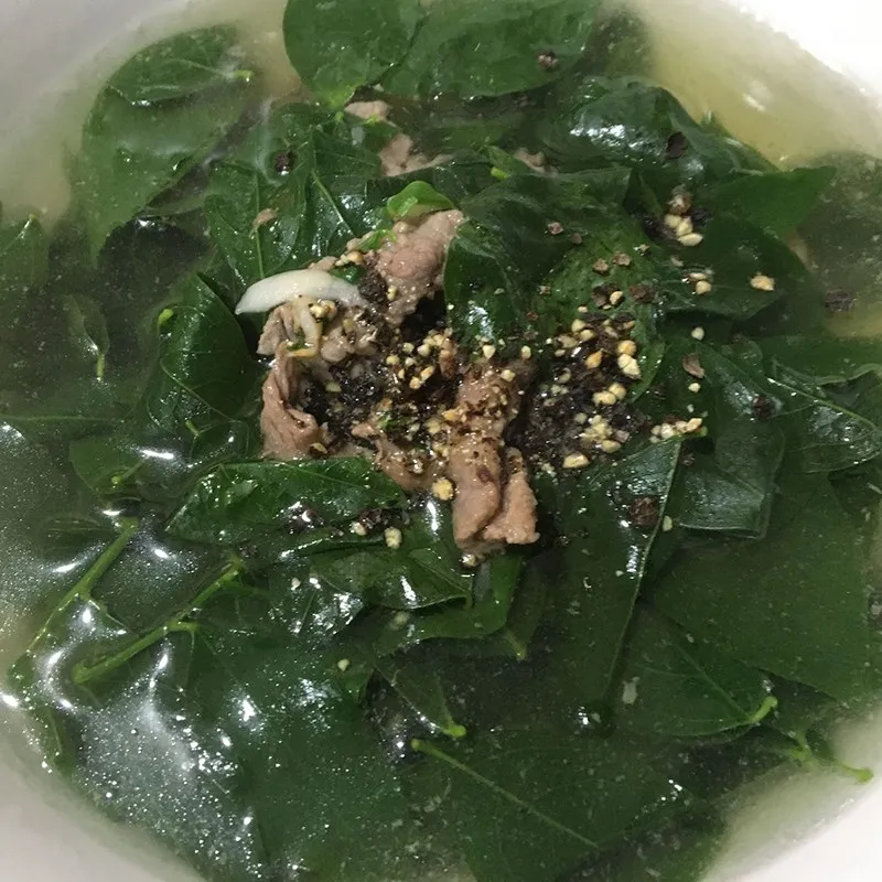 Thành phẩm món canh rau ngót thịt bò xanh mướt và vô cùng bắt mắt