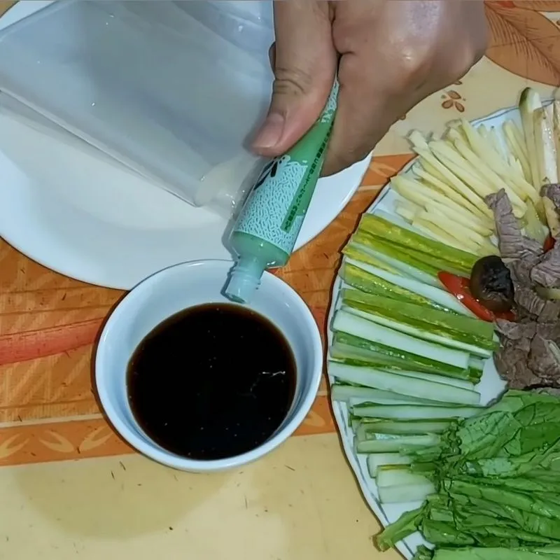 Thành phẩm bò luộc nấm cuốn cải