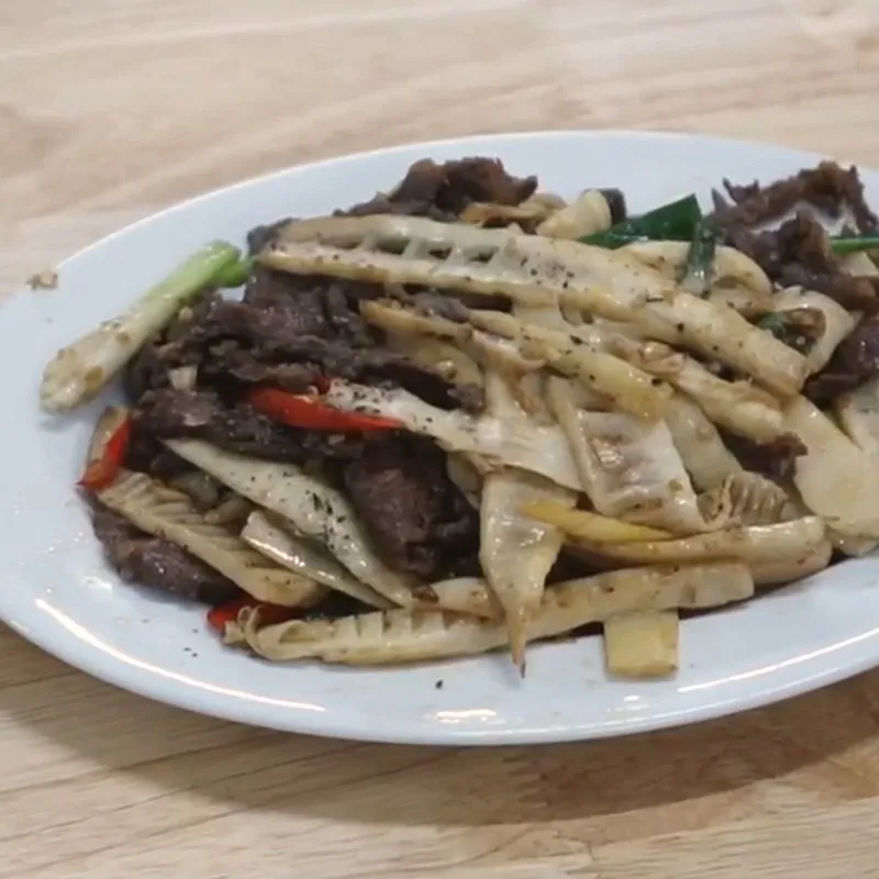 Món ăn hoàn thiện có màu sắc hài hòa