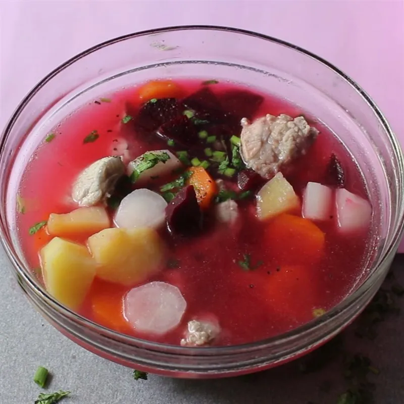 Canh súp sườn heo với rau củ tươi ngon