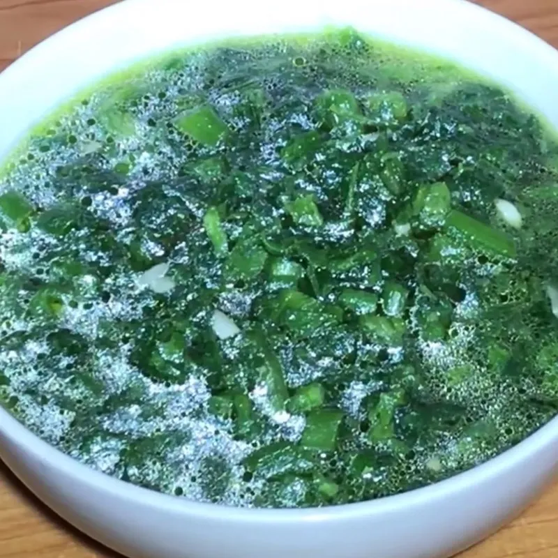 Món canh rau bí nấu tỏi hoàn chỉnh