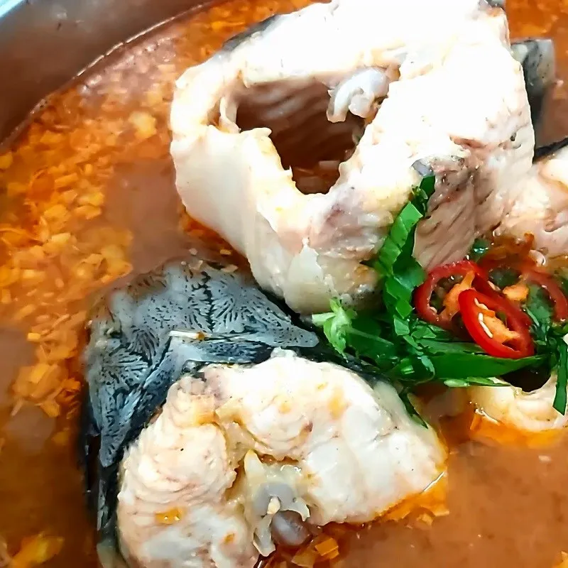 Cá tầm chín tới giữ được độ béo và dai ngon