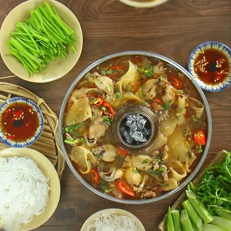 Món lẩu ếch măng cay hoàn thành