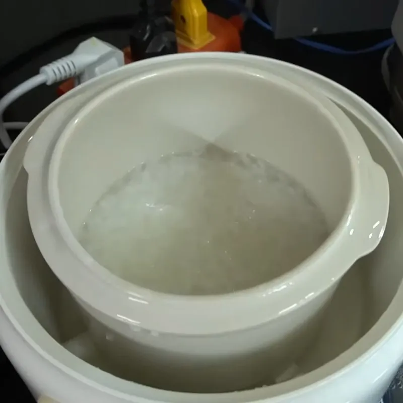 Cháo trắng ăn dặm bằng nồi nấu cháo