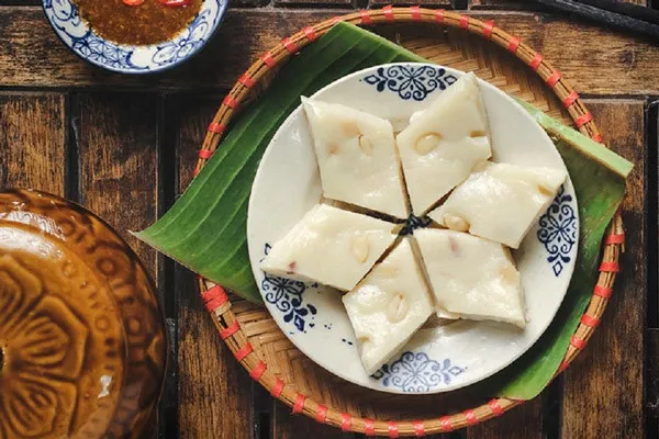 Thành phẩm bánh đúc lạc miền Bắc chấm mắm tôm hấp dẫn