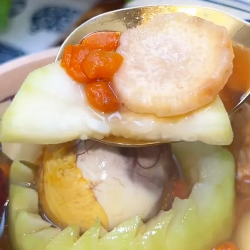 Thành phẩm canh bầu với trứng vịt lộn bồi bổ