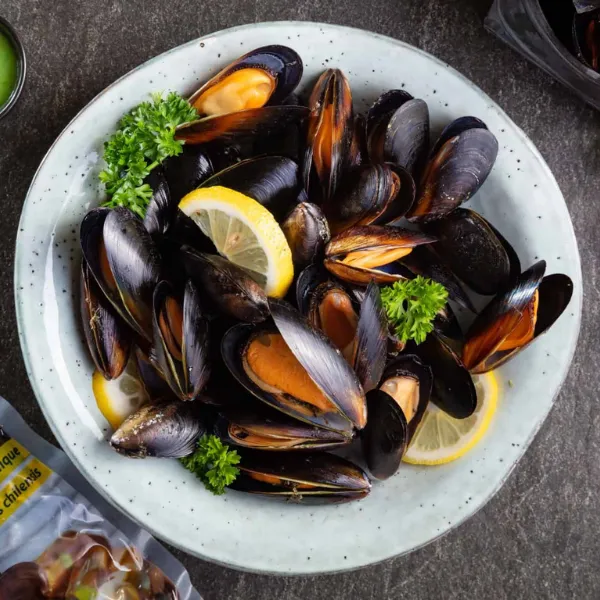 Món vẹm xanh hấp sả thơm nồng giữ trọn vị ngọt tự nhiên của biển cả