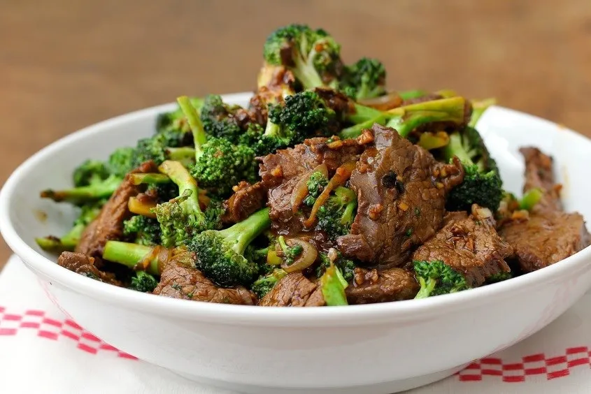 Bông cải xanh xào thịt bò giúp bổ máu