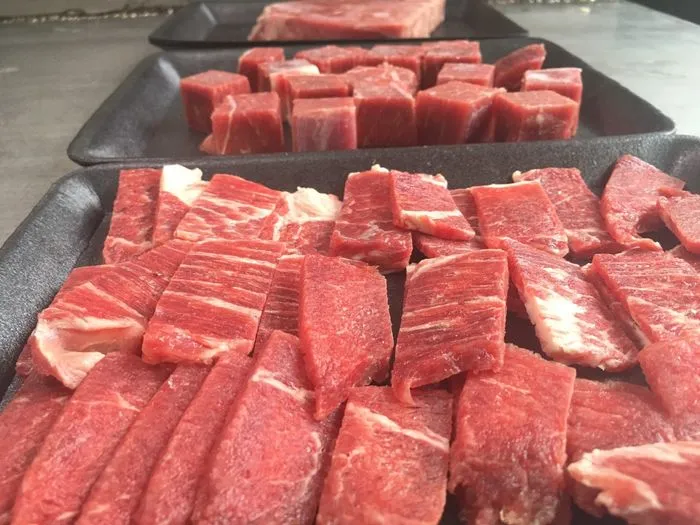 Quy trình sơ chế thịt bò và măng chua đúng cách giúp món ăn thịt bò nấu măng chua ngon hơn