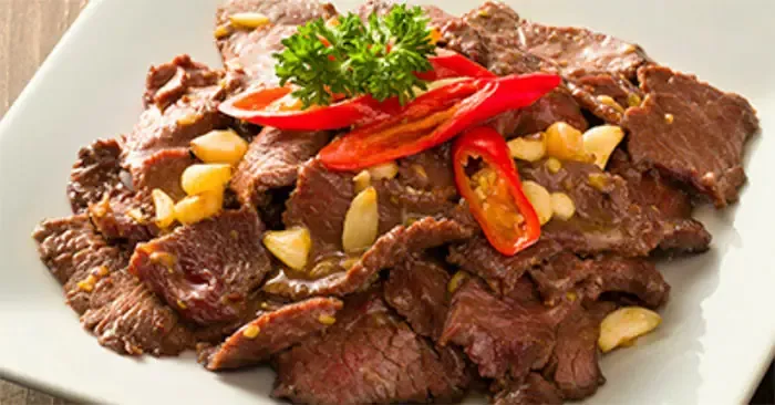 Thịt Bò Xào Tỏi Có Thắp Hương Được Không? Giải Đáp Chi Tiết Và Ý Nghĩa Cúng Cơm