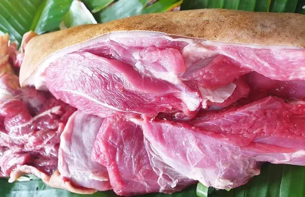 Thịt dê tươi màu hồng đỏ tự nhiên