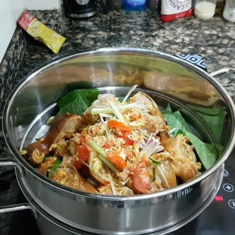 Thịt thỏ hấp lá chanh giữ trọn vẹn vị ngọt tự nhiên của thịt