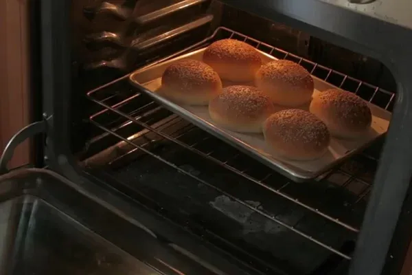 Thành phẩm vỏ bánh sau khi nướng lò