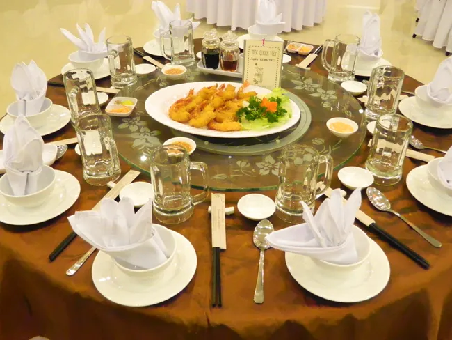 Thực đơn tiệc cưới đa dạng với các món hải sản cao cấp tại Seventh Palace