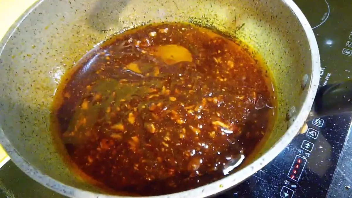 Nước sốt bò bít tết giúp món ăn thêm phần hấp dẫn và đậm đà