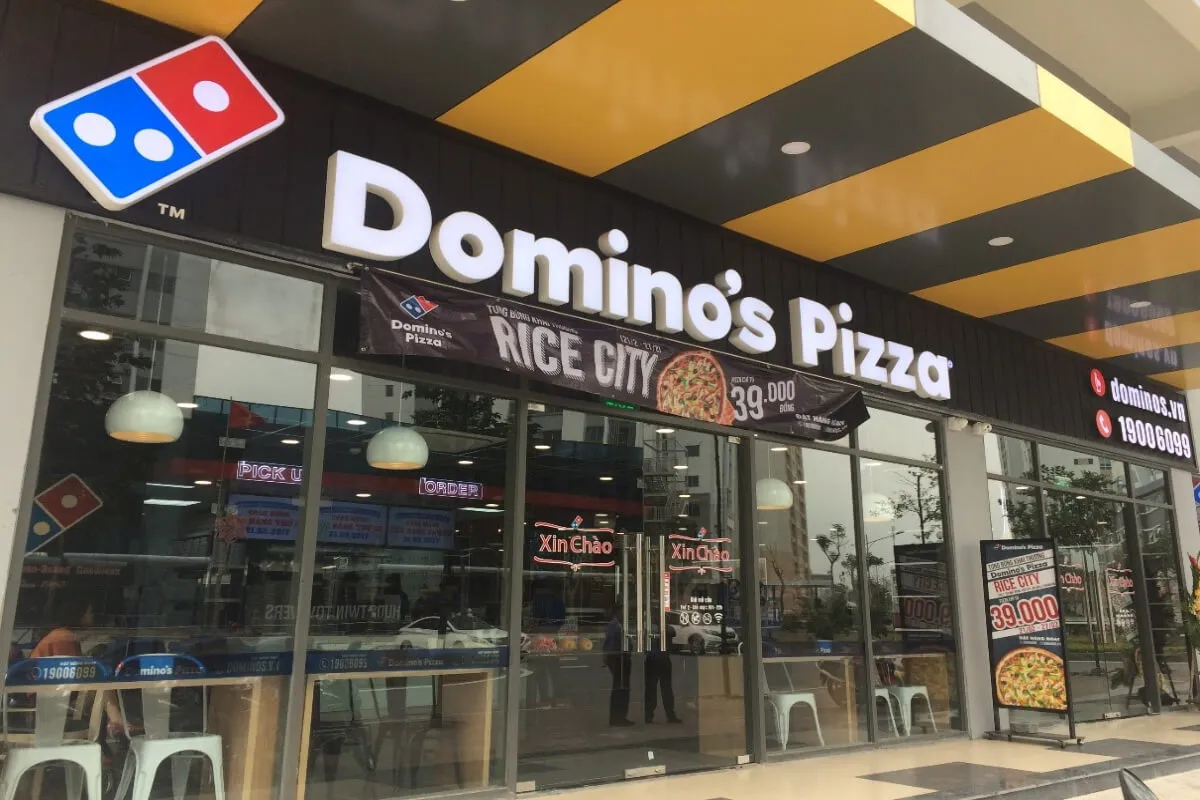 Logo Domino's Pizza biểu thị trách nhiệm và sự sáng tạo