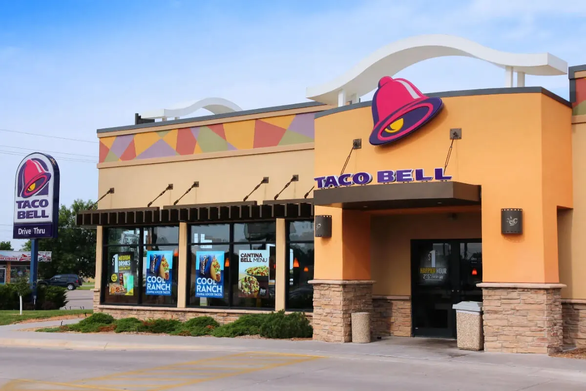 Taco Bell gây ấn tượng với logo bắt mắt