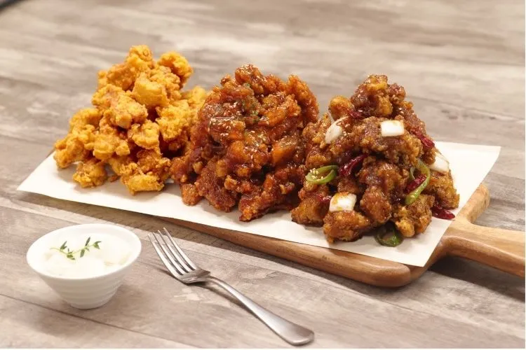 Gà rán Norang Tongdak với kỹ thuật chiên nồi đất truyền thống duy nhất tại Việt Nam