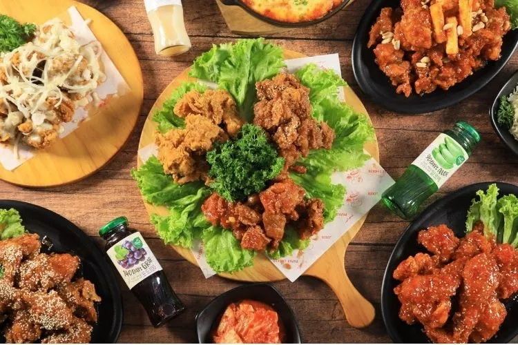 Món gà rán tại Papa's Chicken với lớp sốt bóng mượt đúng chuẩn Hàn Quốc năm 2026