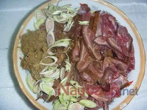 Quy trình chuẩn bị và sơ chế thịt mèo đúng cách để giữ được độ tươi ngon