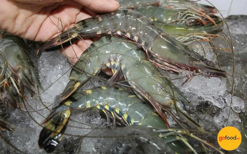 Chuẩn bị đầy đủ nguyên liệu tươi ngon cho món canh chua rau muống me