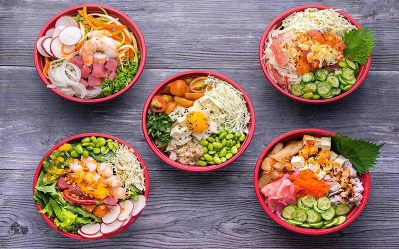 Poke bowl hải sản tươi