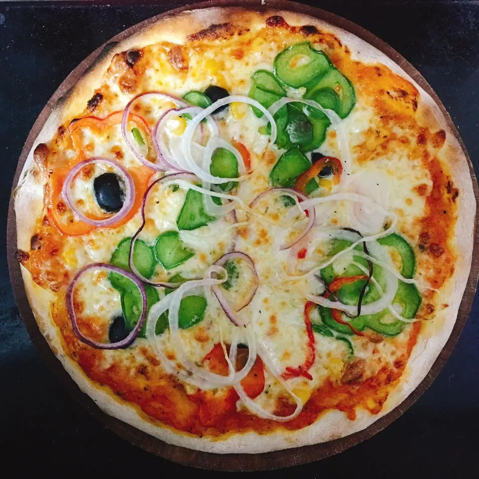Pizza thơm ngon ở Oregano