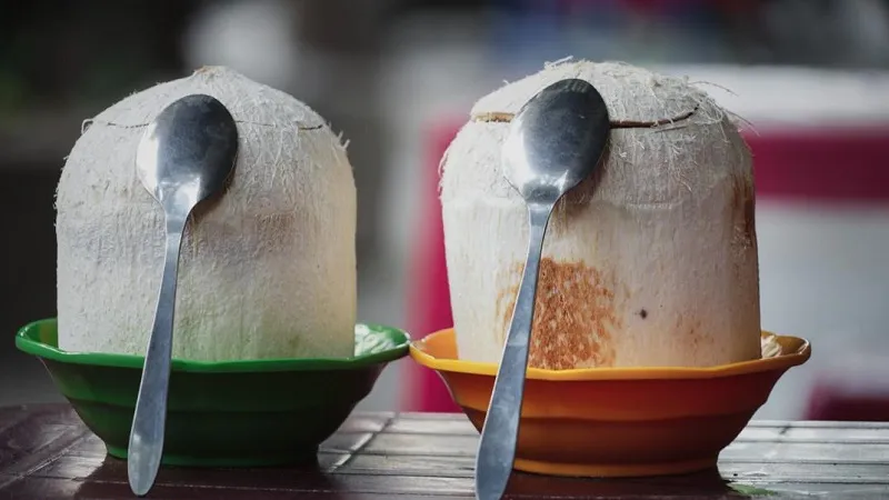 Thạch dừa xiêm mát lạnh giữa lòng phố