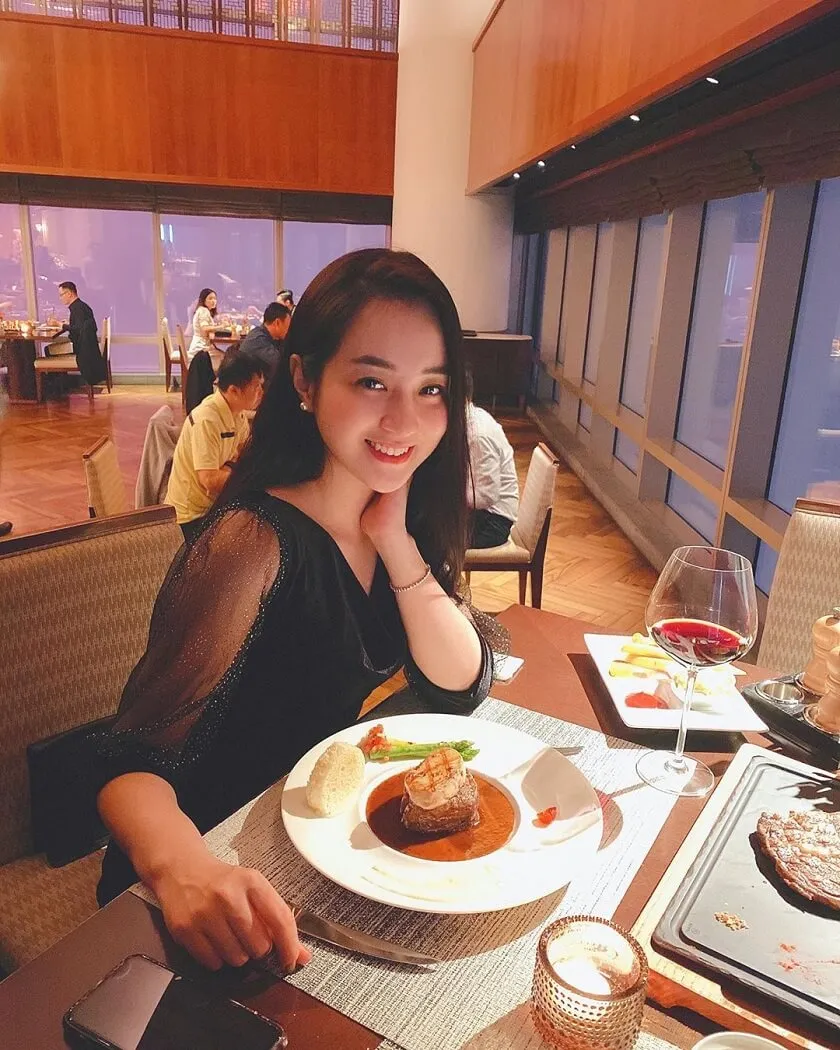 Tầm nhìn triệu đô từ tầng cao nhất của Grill 63