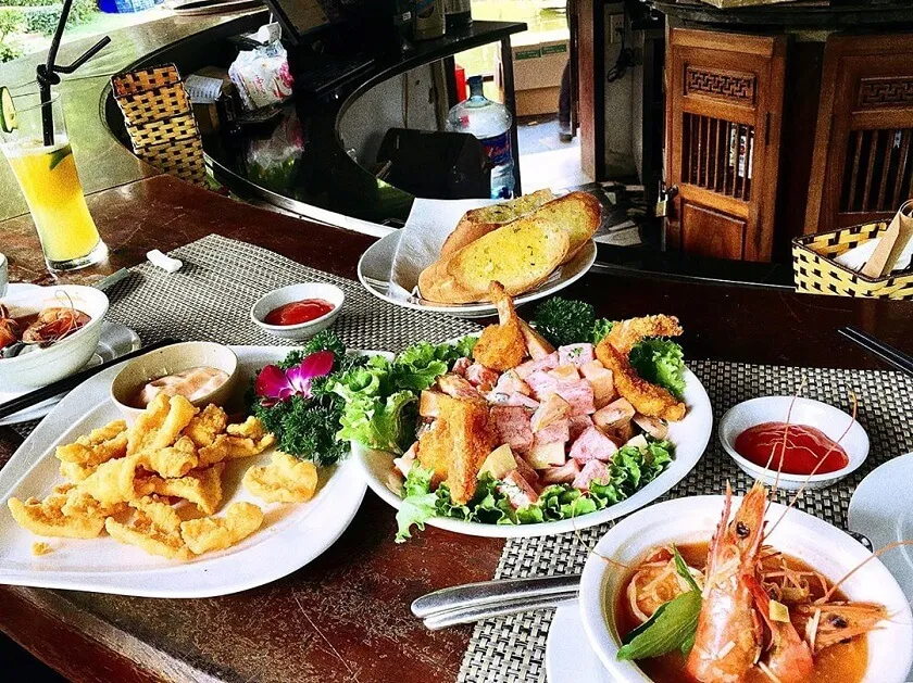 Bữa tiệc ngoài trời đầy ấm cúng tại Soft Water