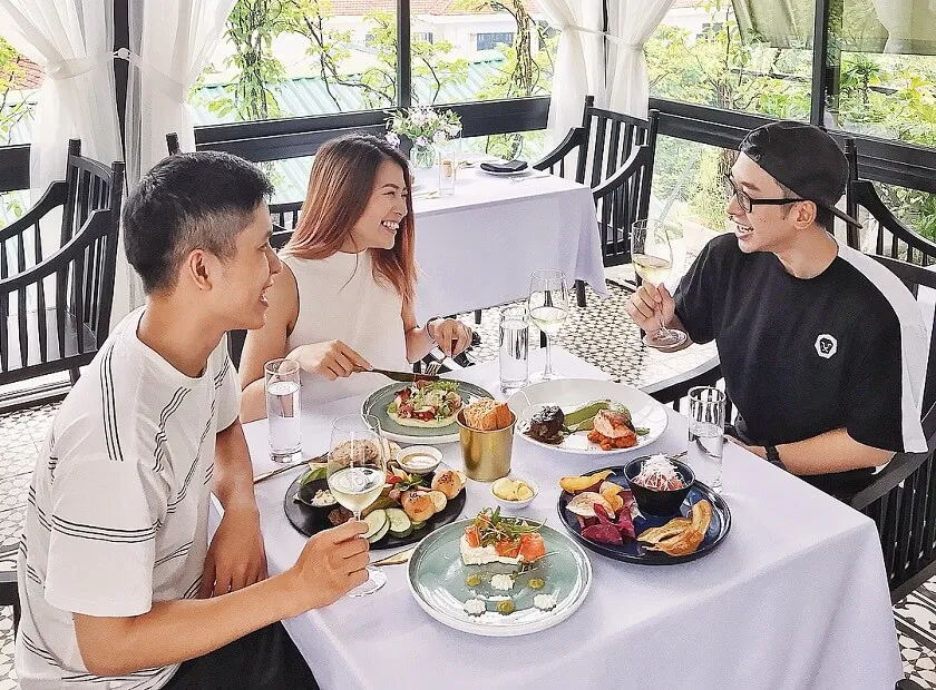 Hương vị biển cả trong món cá hồi tại Salmonoid