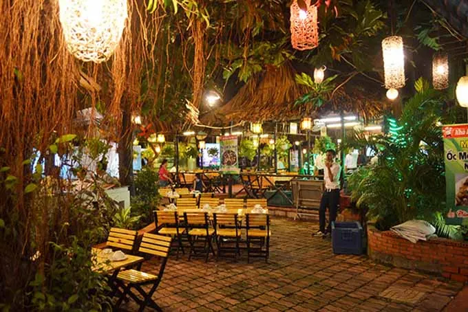 Không gian sân vườn mang lại cảm giác rất thư thái