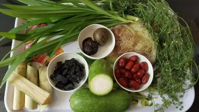 Nguyên liệu để chế biến trà bí đao la hán quả