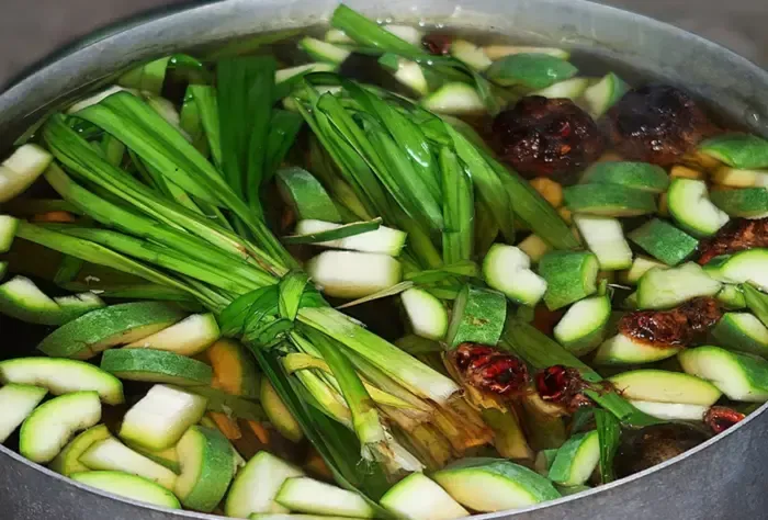 Cách chế biến món trà bí đao la hán quả khá đơn giản và dễ làm