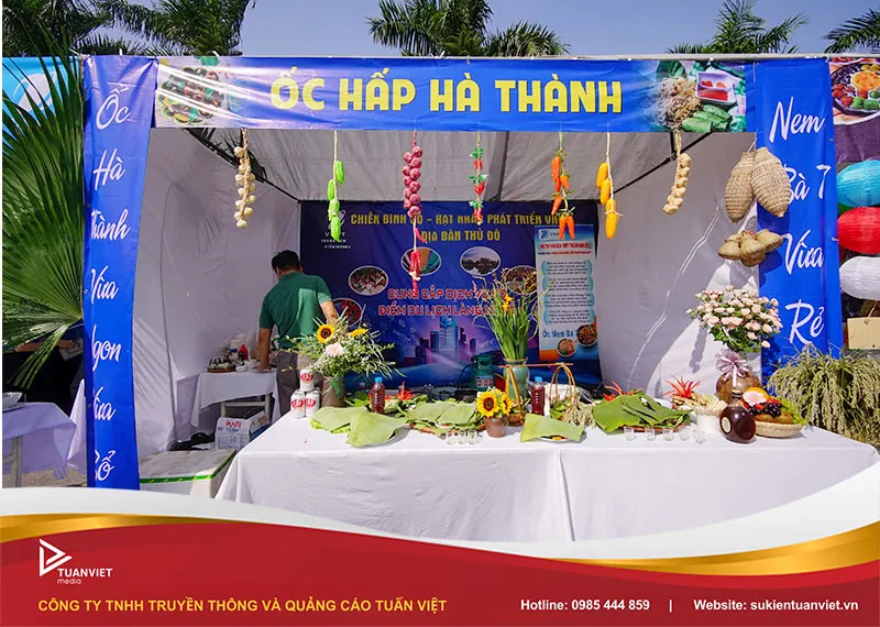 Lễ hội ẩm thực quy mô lớn đòi hỏi sự chuẩn bị kỹ lưỡng về mặt trang trí và hạ tầng